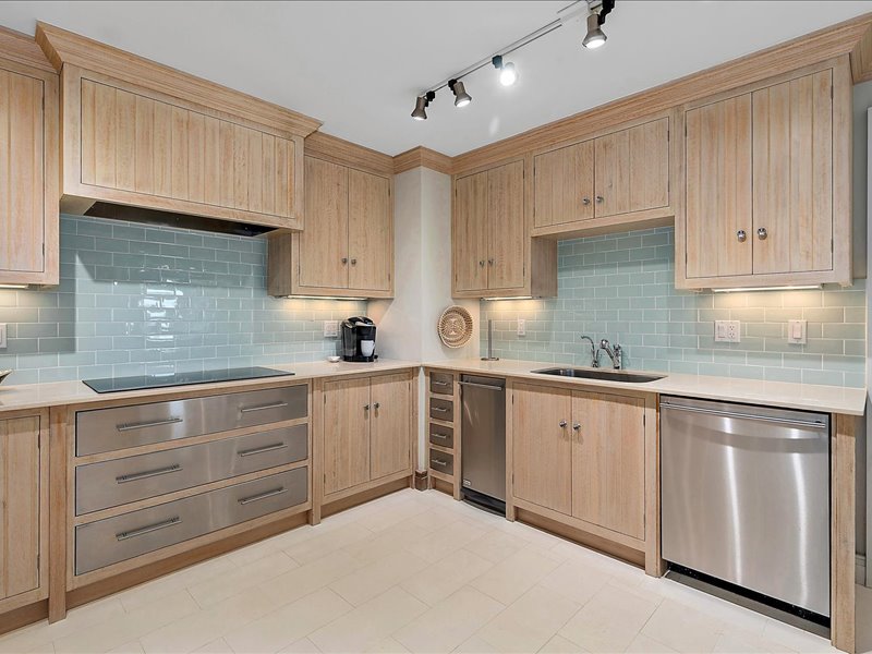 gallery images of property listing
