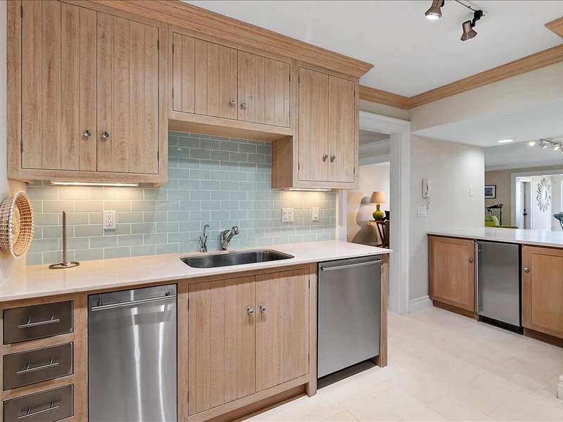 gallery images of property listing