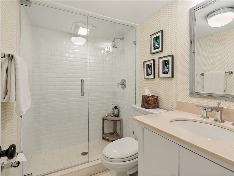 gallery images of property listing