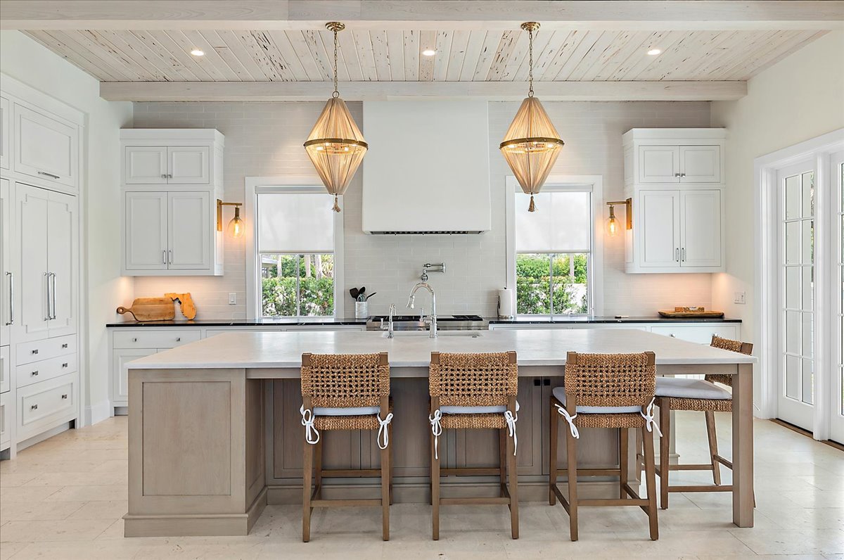 gallery images of property listing
