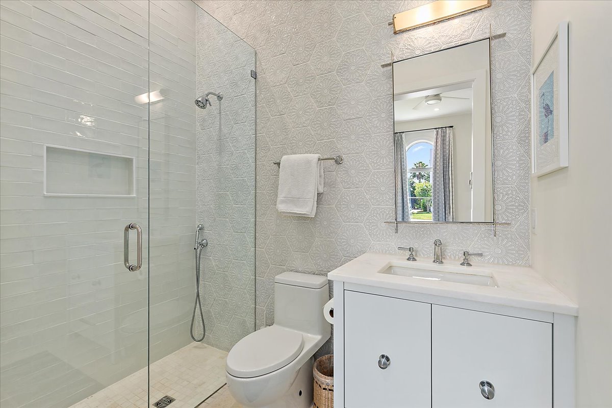gallery images of property listing