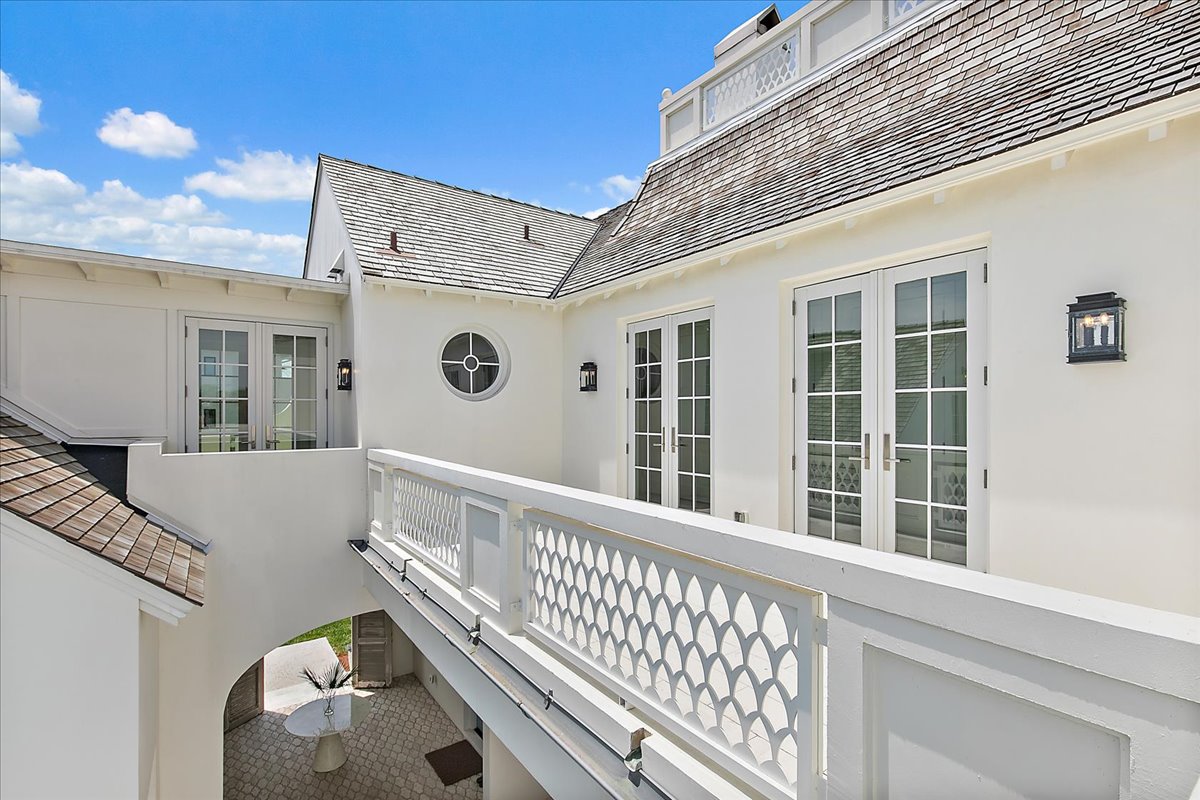 gallery images of property listing