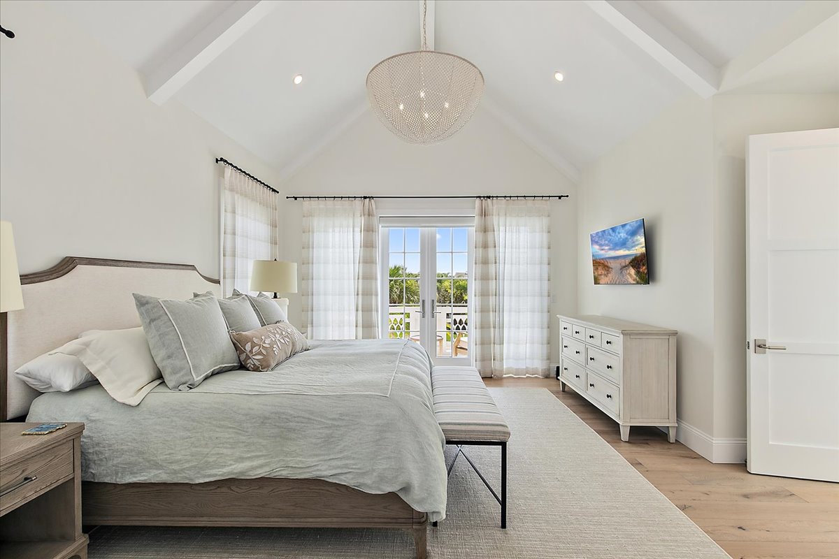gallery images of property listing