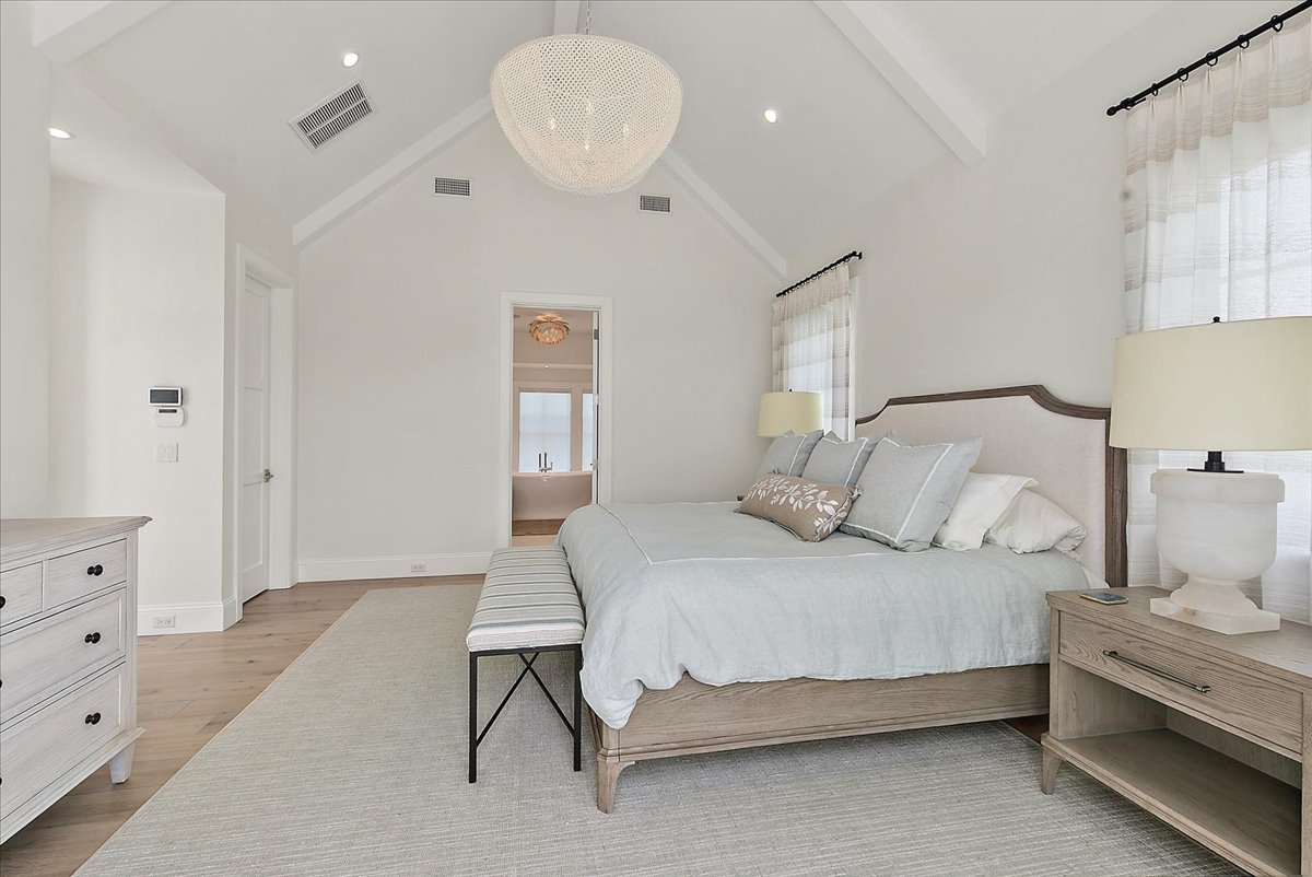 gallery images of property listing