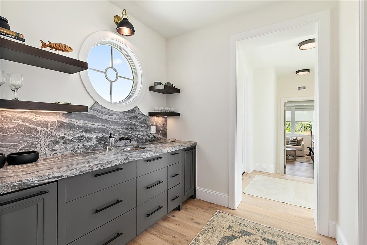 gallery images of property listing