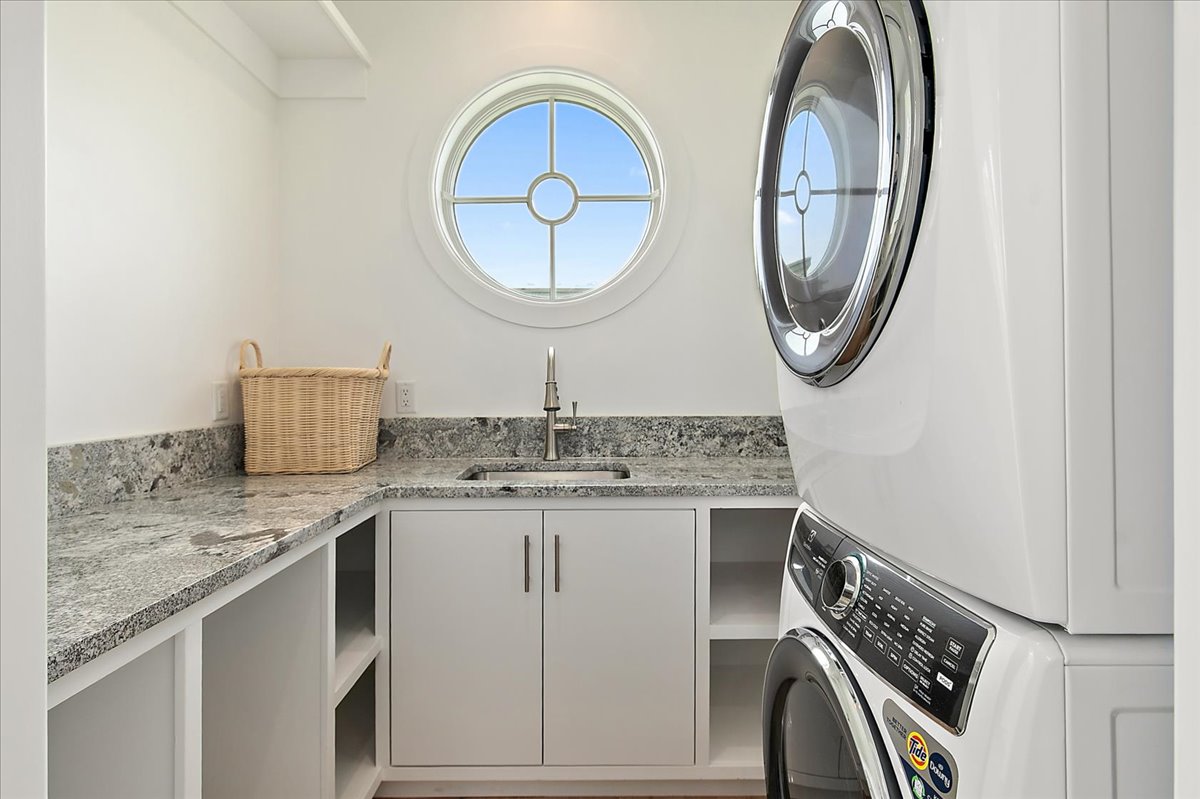 gallery images of property listing