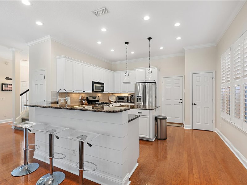 gallery images of property listing