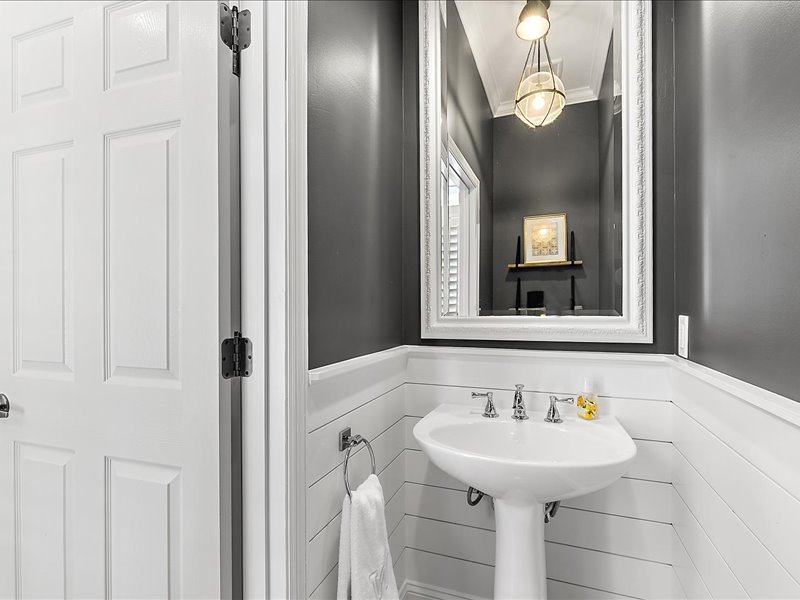 gallery images of property listing