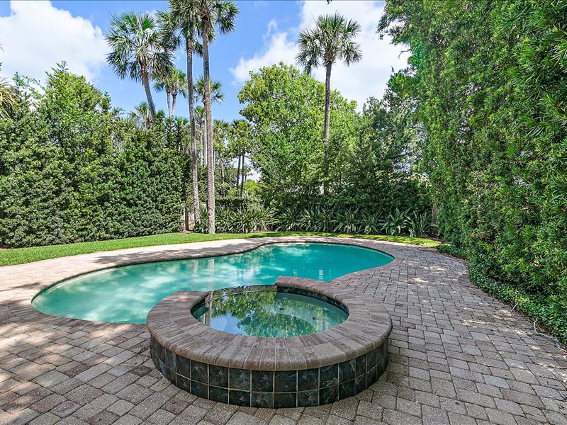 gallery images of property listing