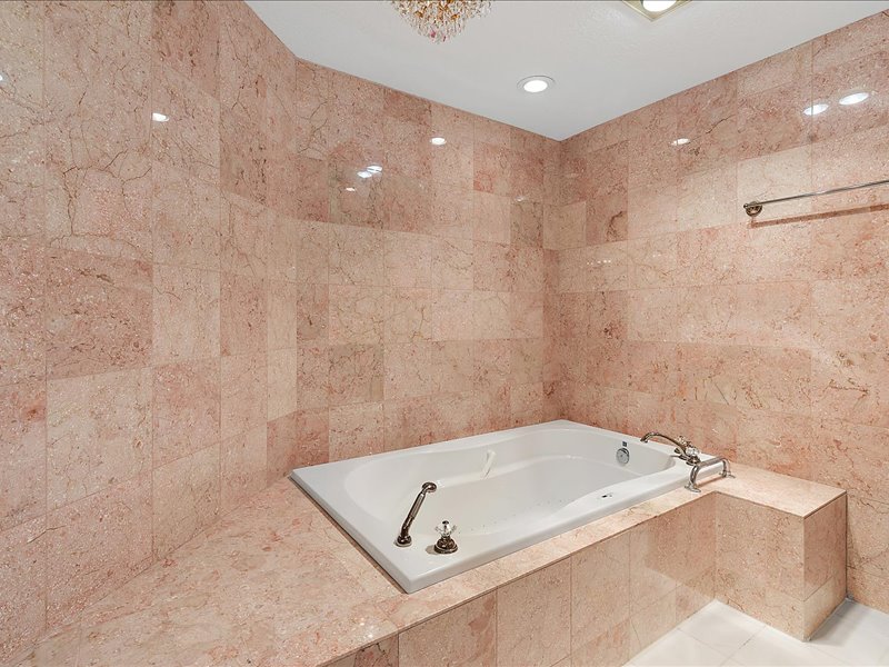gallery images of property listing