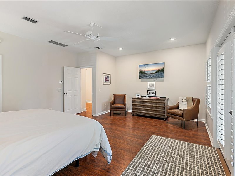 gallery images of property listing