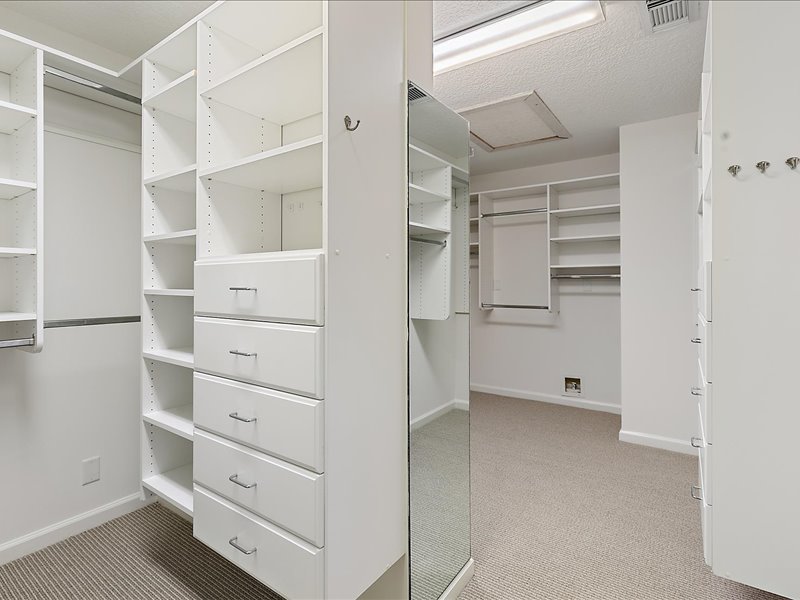 gallery images of property listing