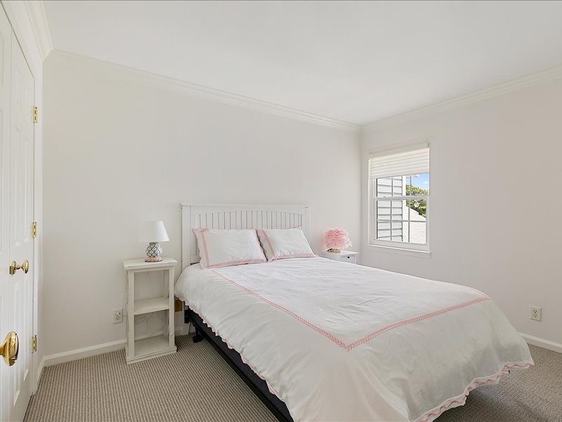 gallery images of property listing