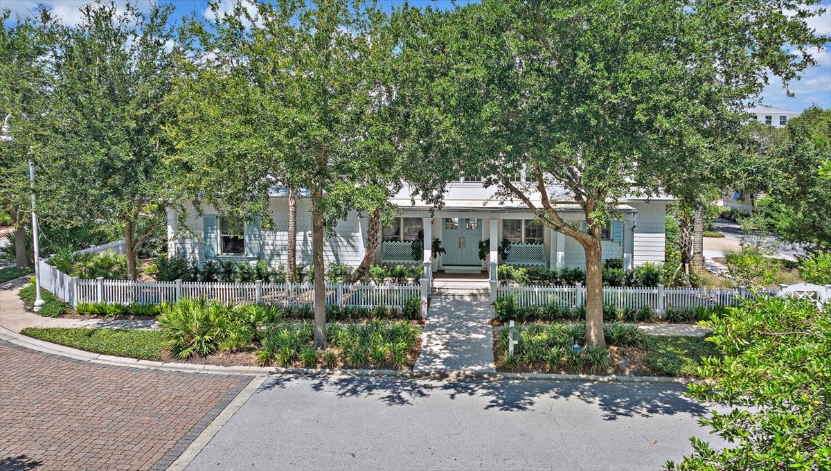 gallery images of property listing