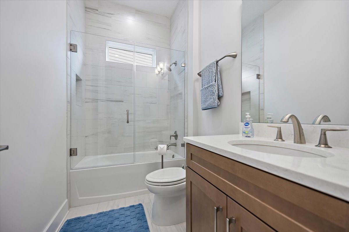 gallery images of property listing