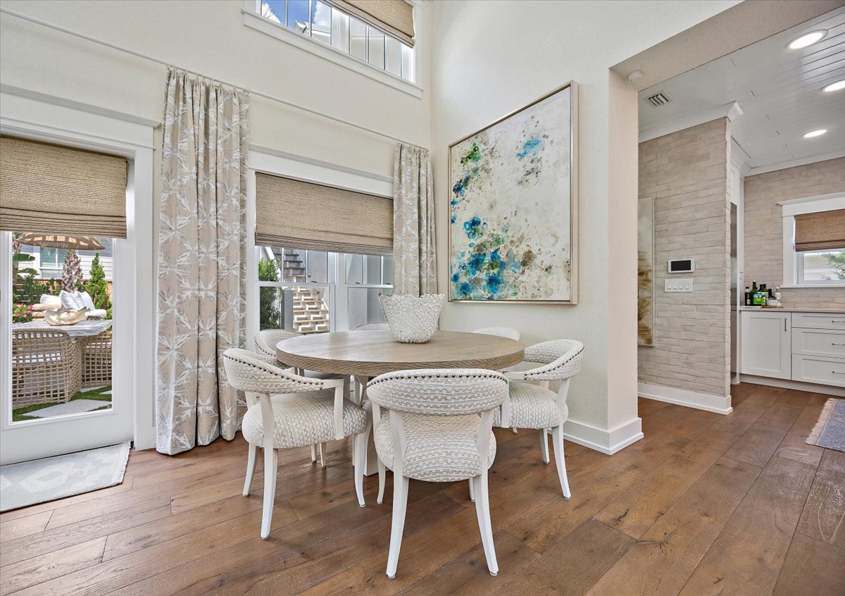 gallery images of property listing