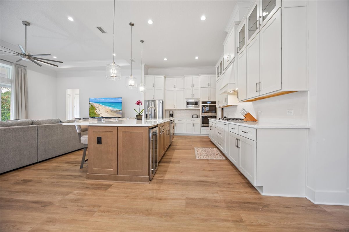 gallery images of property listing