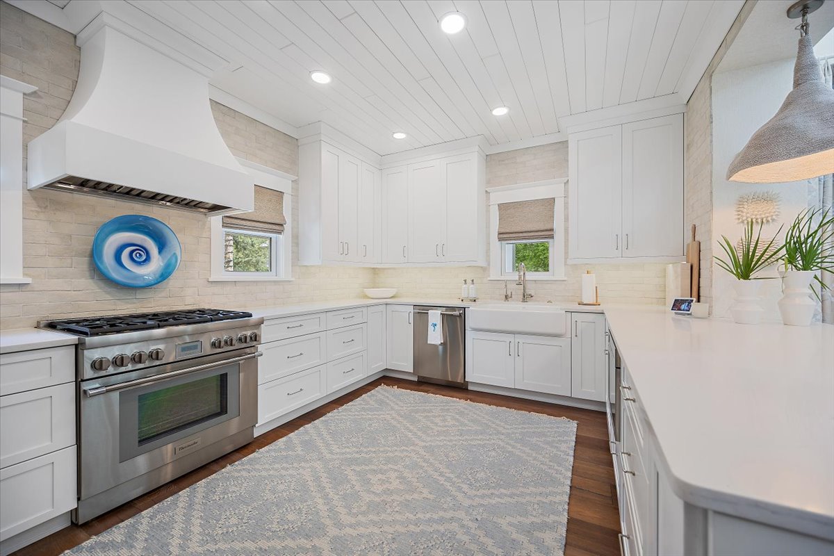 gallery images of property listing