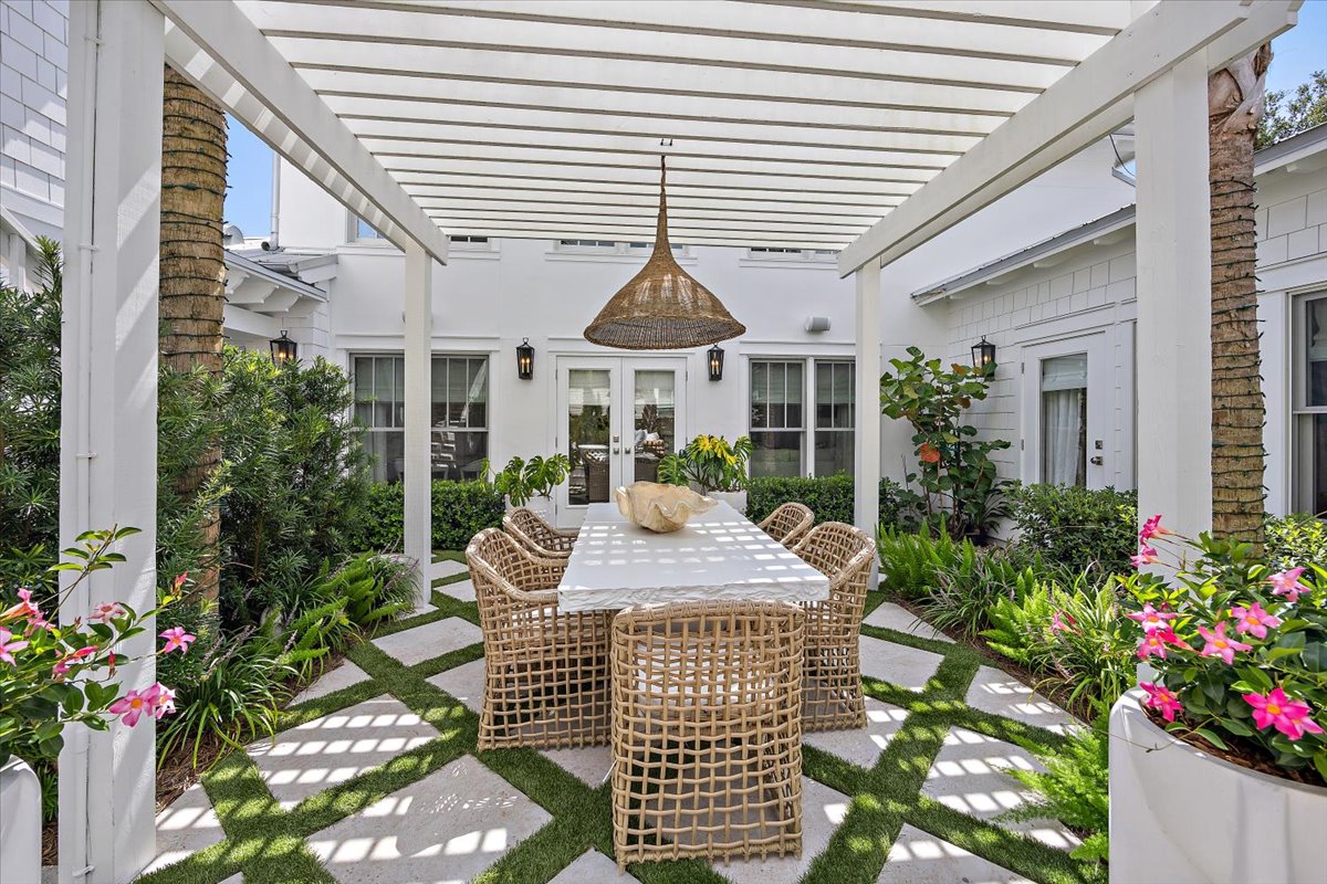 gallery images of property listing