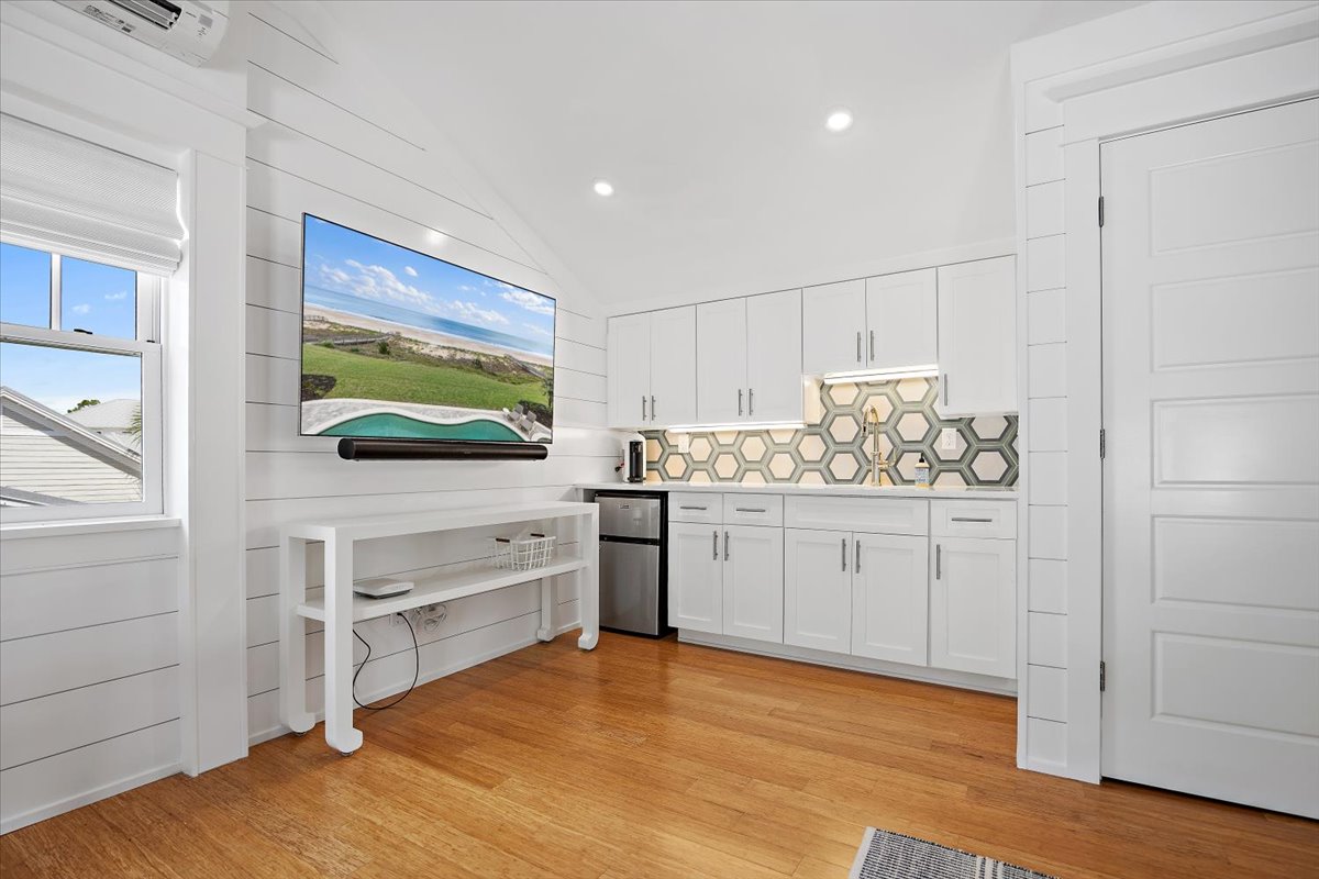 gallery images of property listing