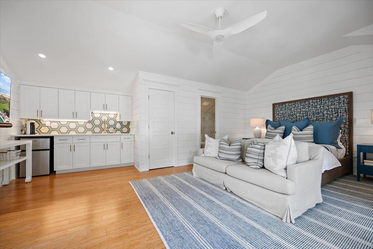 gallery images of property listing