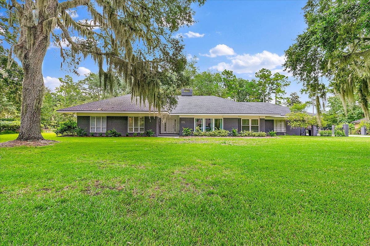 gallery images of property listing