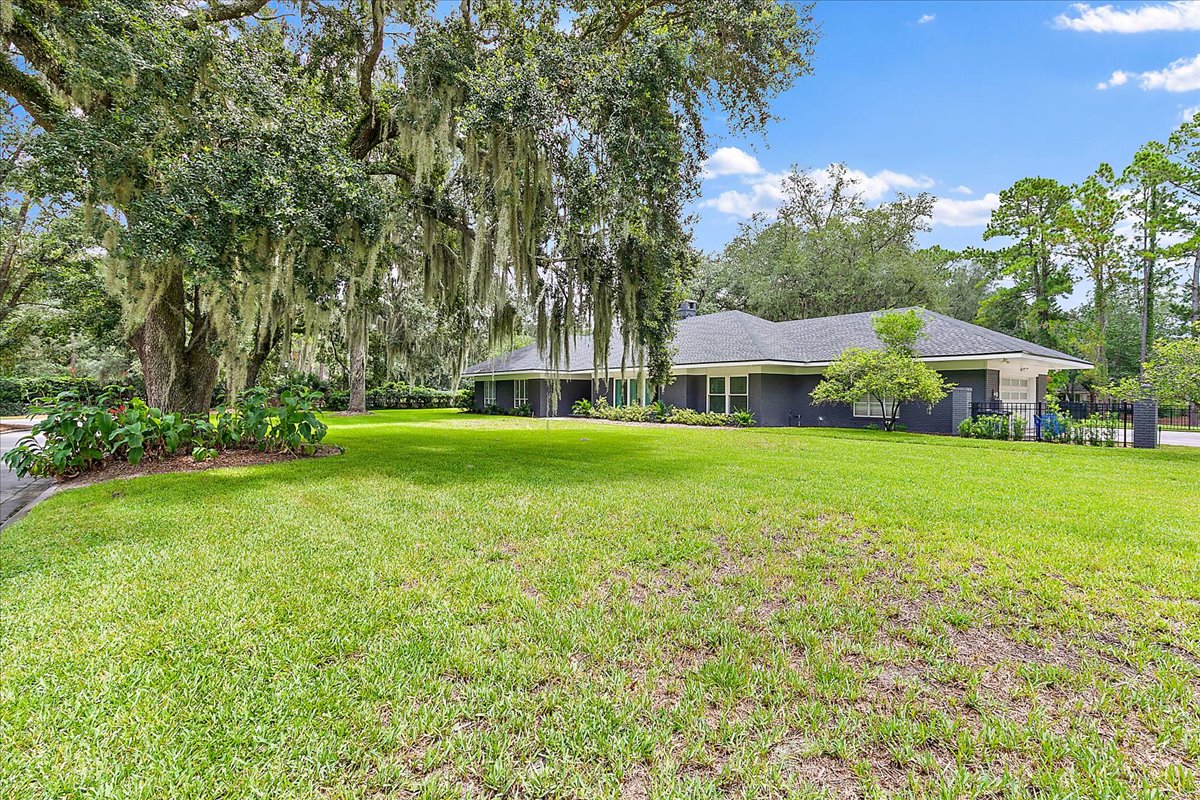 gallery images of property listing