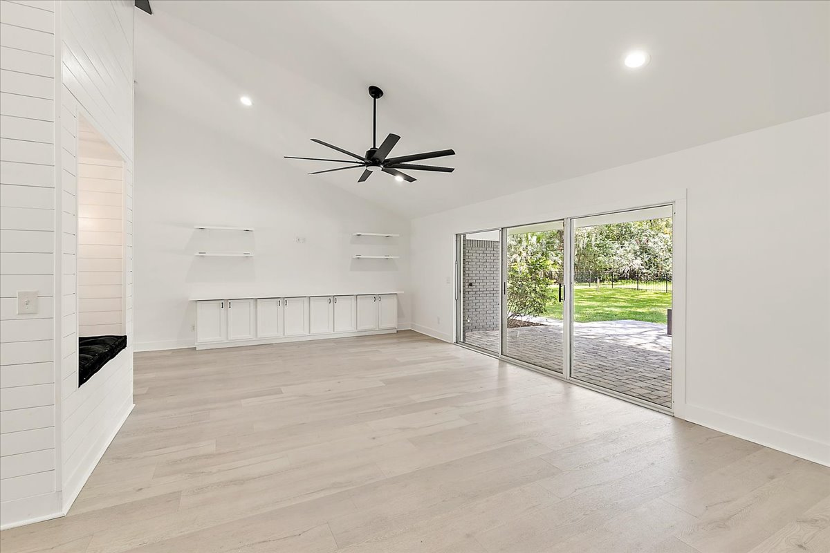 gallery images of property listing