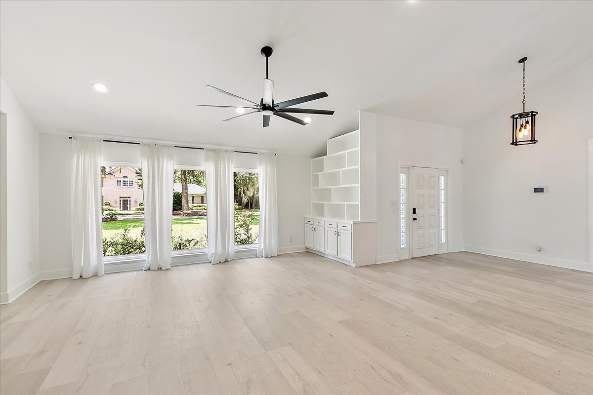 gallery images of property listing