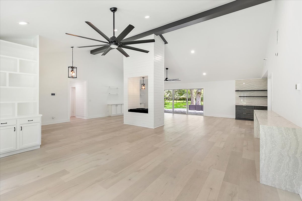 gallery images of property listing