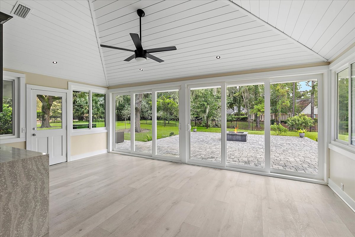 gallery images of property listing