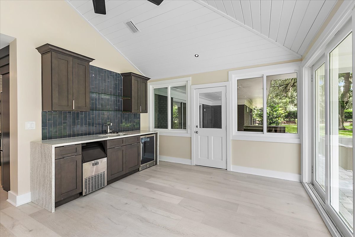 gallery images of property listing