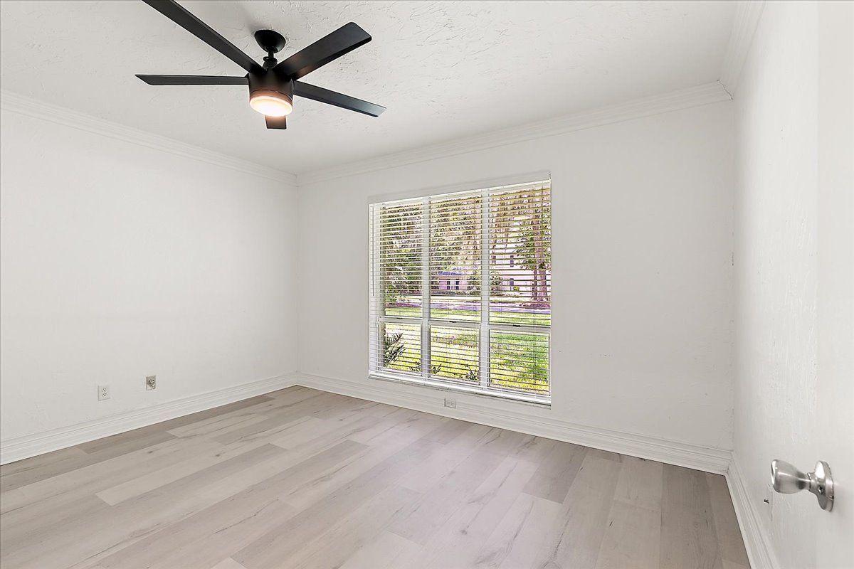 gallery images of property listing