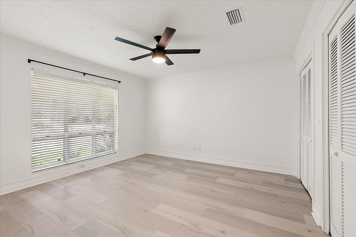 gallery images of property listing