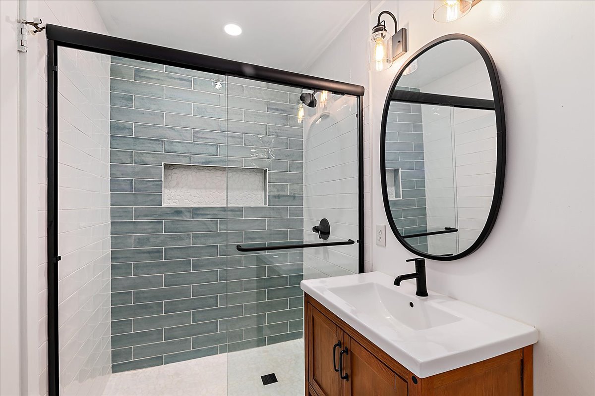 gallery images of property listing
