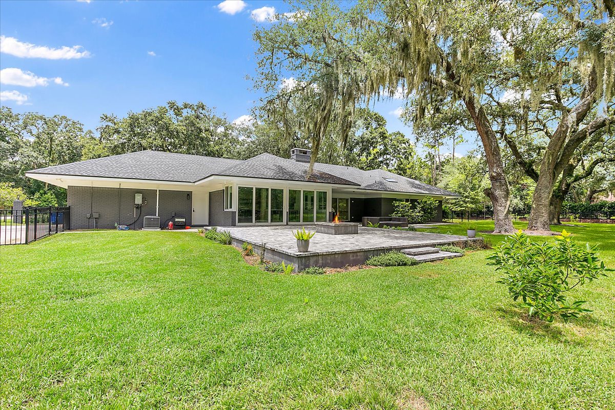 gallery images of property listing