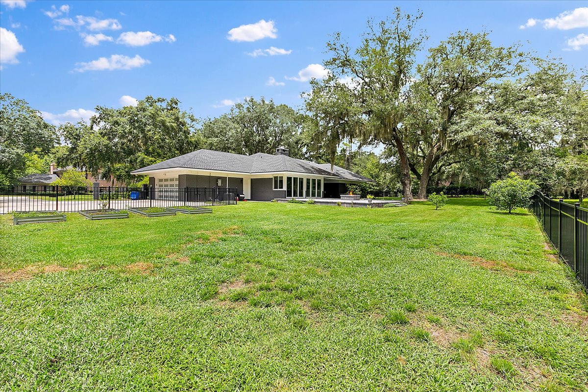 gallery images of property listing