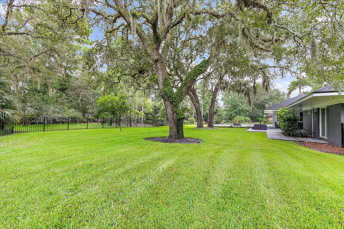 gallery images of property listing