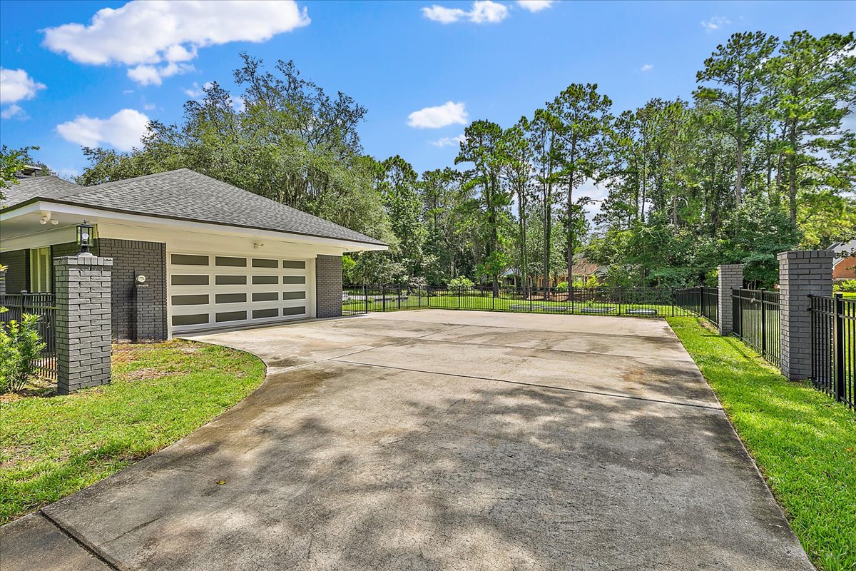gallery images of property listing
