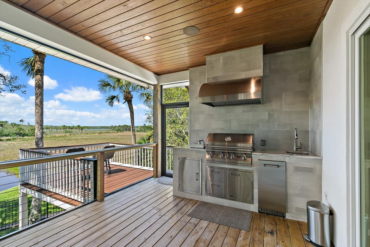gallery images of property listing