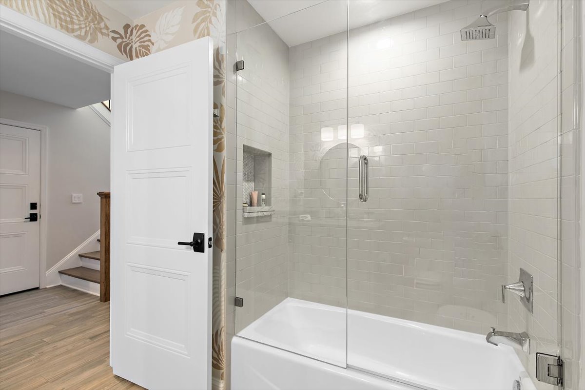 gallery images of property listing