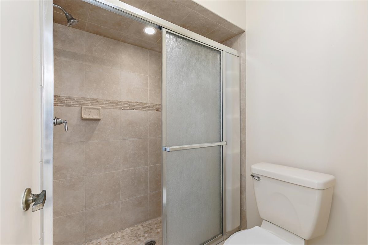gallery images of property listing