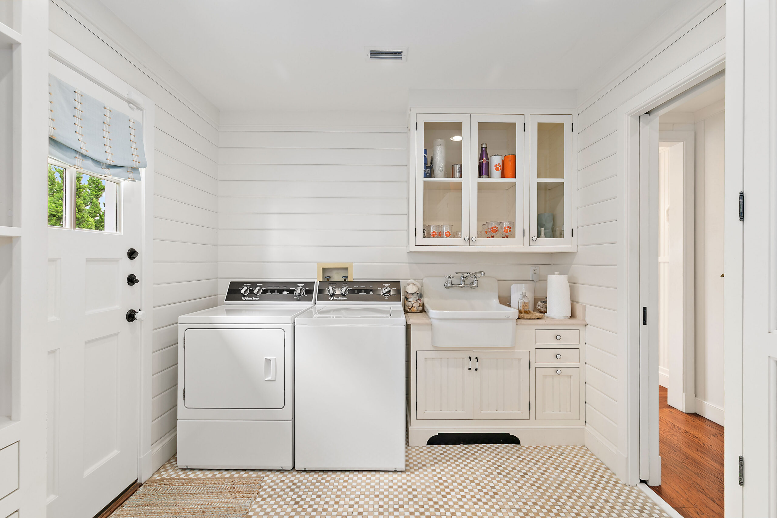 gallery images of property listing