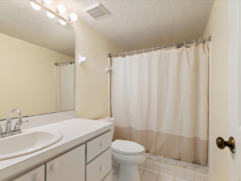 gallery images of property listing