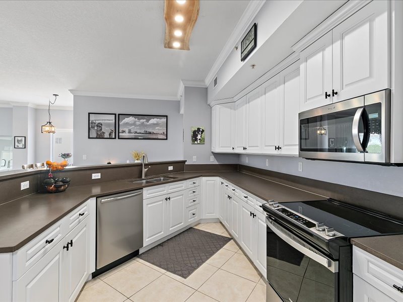 gallery images of property listing