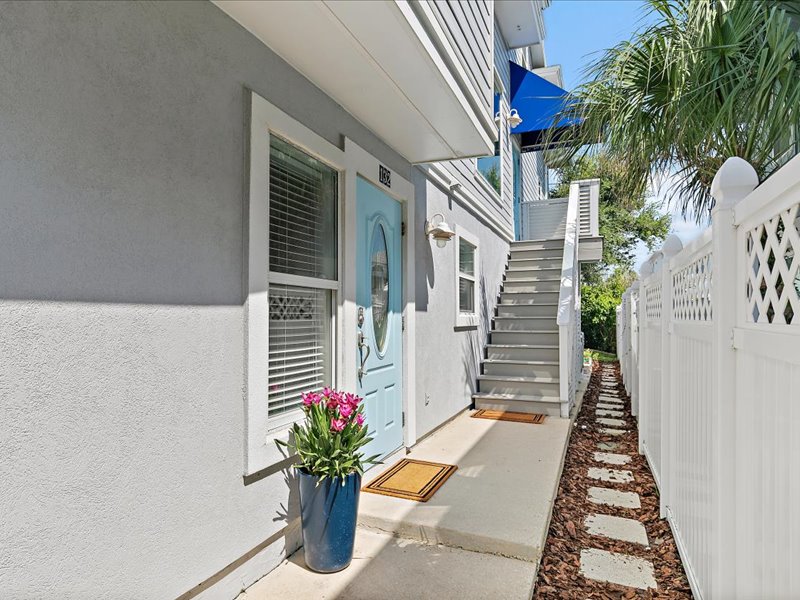 gallery images of property listing