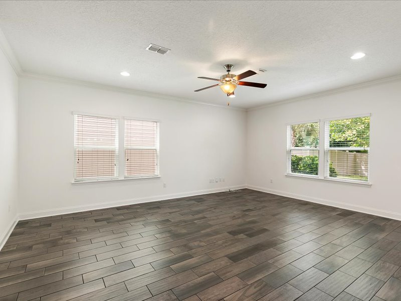 gallery images of property listing