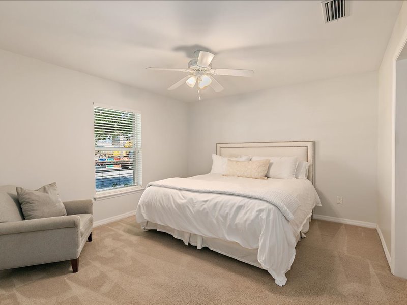 gallery images of property listing