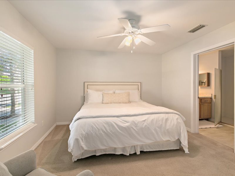 gallery images of property listing