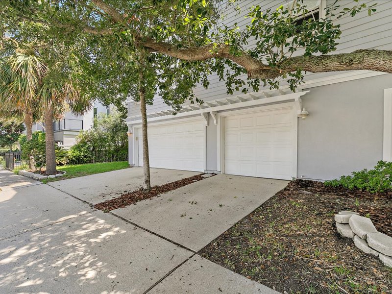 gallery images of property listing